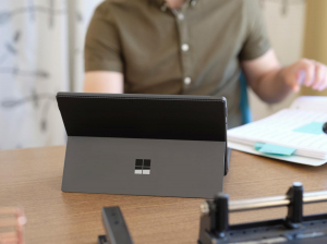 17291971299015-microsoftsurfacepro8intelcorei5512gb33cm138gbwifi680211axwindows11prografite