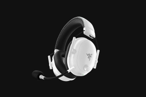 1730378044223-razerblacksharkv2proauricolarewirelessapadiglionegamingbluetoothbianco