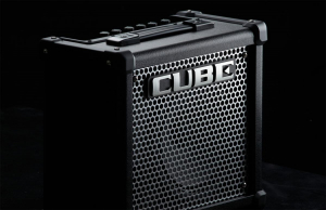 17303811817488-rolandcube10gxamplificatoreaudionero