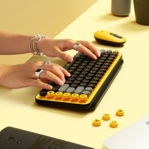 17305207099375-logitechpopkeyswirelessmechanicalkeyboardwithemojikeystastierauniversalebluetoothqwertyinglesegiallo