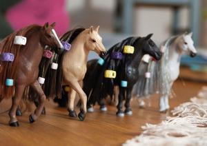 17321781021699-schleichhorseclubsofiasbeauties42583actionfiguregiocattolo