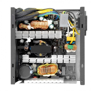 17323881275696-thermaltaketrs700ah2nkalimentatorepercomputer700w204pinatxatxnero